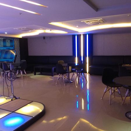 Dengfeng Milan Business Hotel Huwei Eksteriør bilde