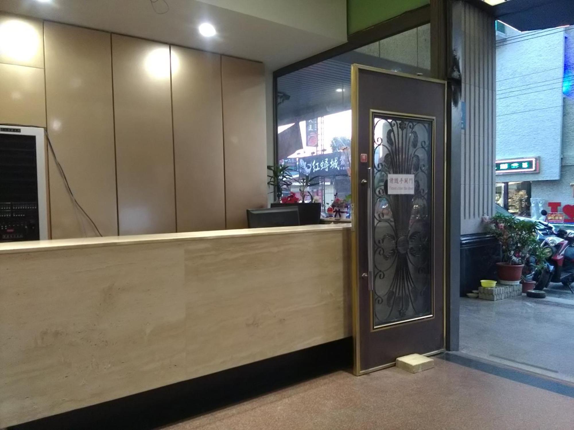 Dengfeng Milan Business Hotel Huwei Eksteriør bilde