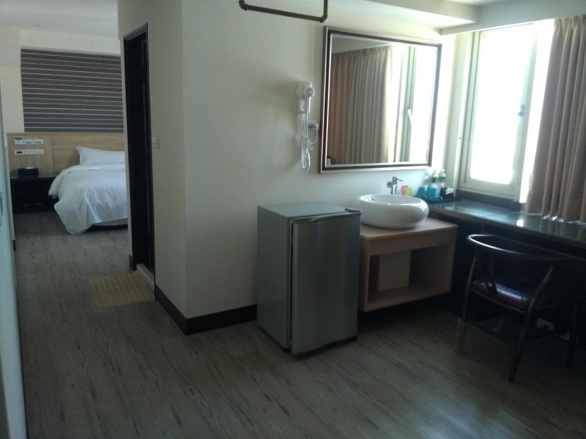 Dengfeng Milan Business Hotel Huwei Eksteriør bilde