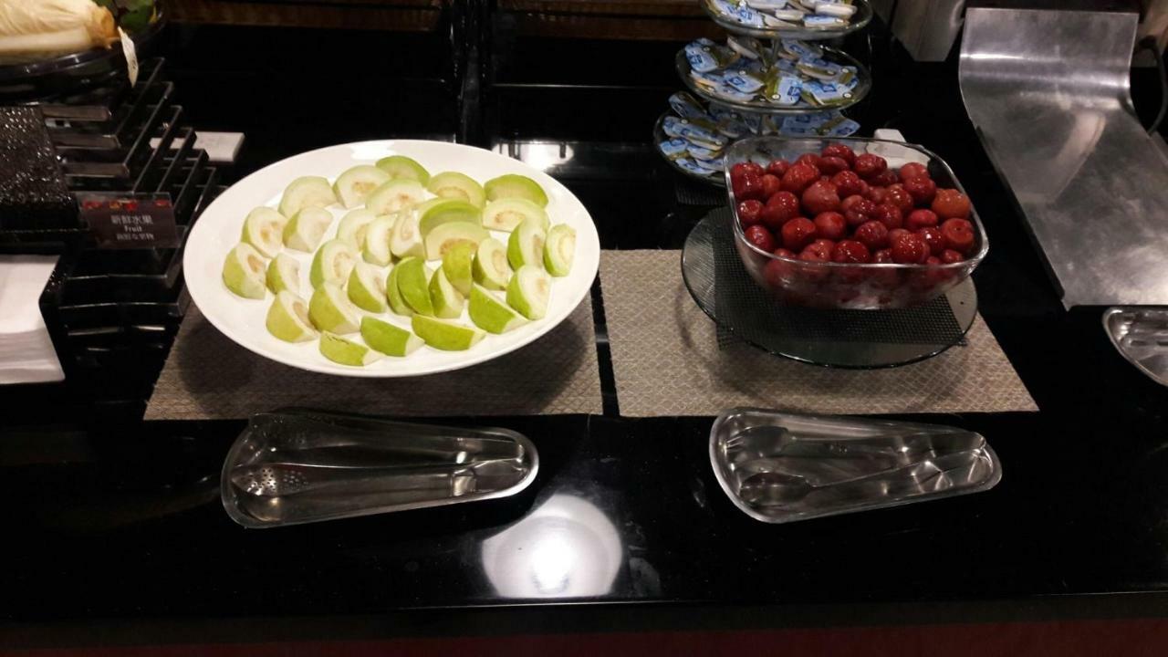 Dengfeng Milan Business Hotel Huwei Eksteriør bilde